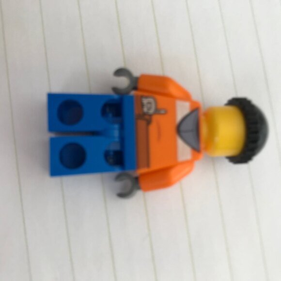 Minifigures LEGO Lot of 3 CITY/TOWN Excellent Condition Bonus Pieces FREE SHIP - Picture 8 of 11